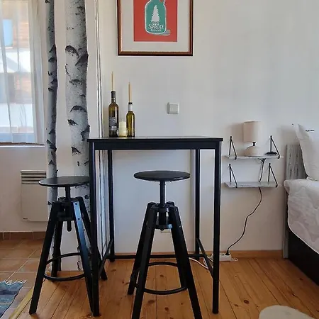 Peaceful Cozy With Mountain View In Apartment